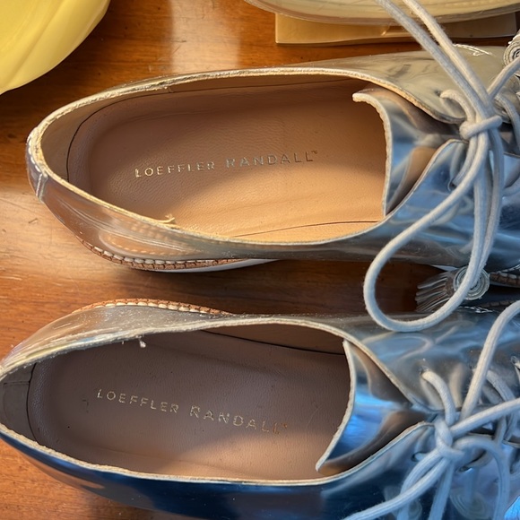 🤍 LOEFFLER RANDALL silver Oxfords 🤍 - Picture 2 of 14